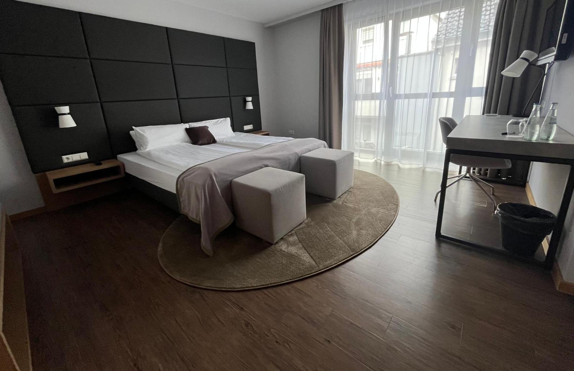 Hotel Am Markt วิปปาเฟิร์ท ภายนอก รูปภาพ