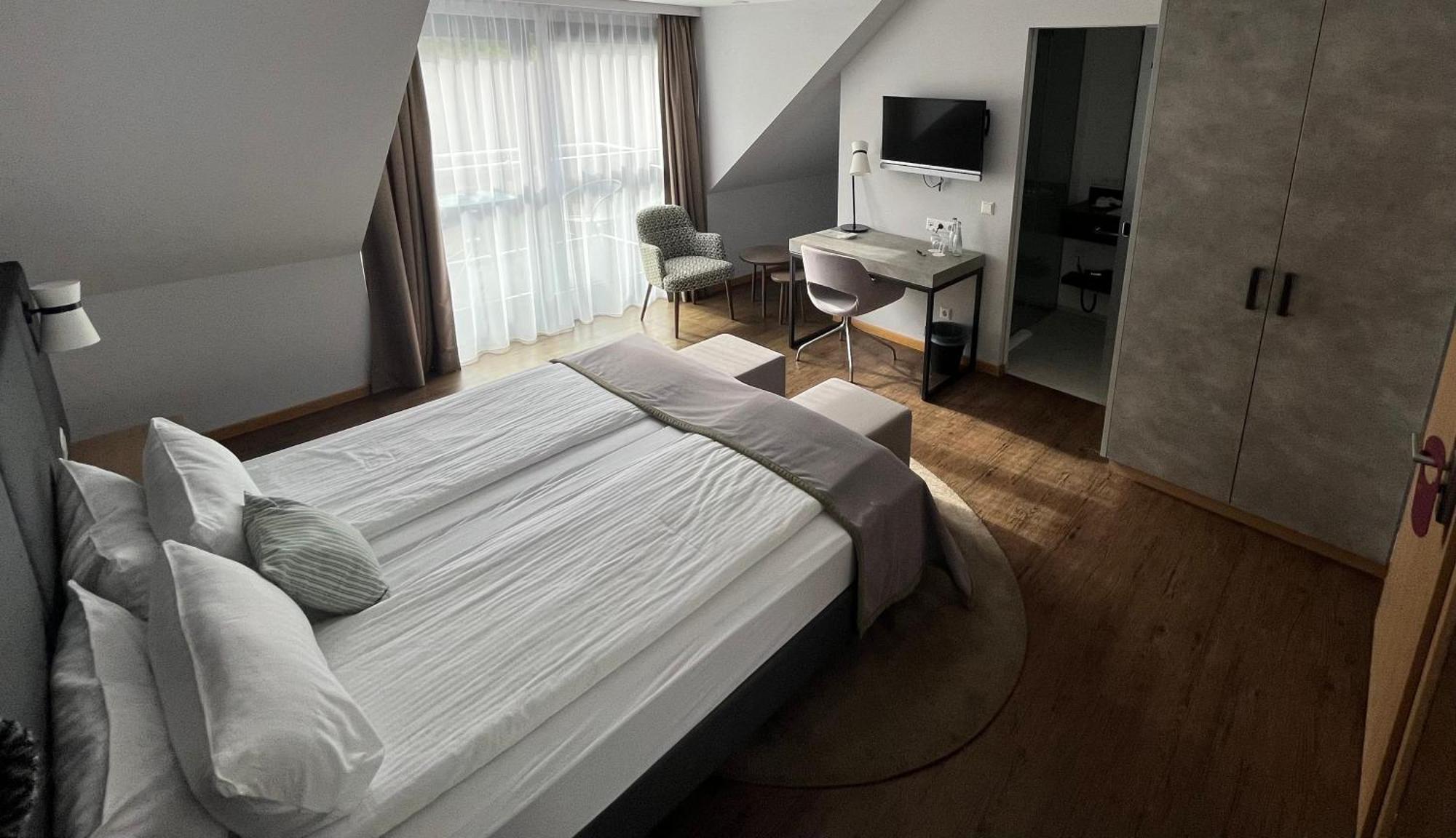 Hotel Am Markt วิปปาเฟิร์ท ภายนอก รูปภาพ